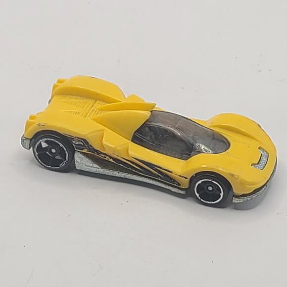 HOT Wheels Teegray Yellow Loose - Picture 1 of 5